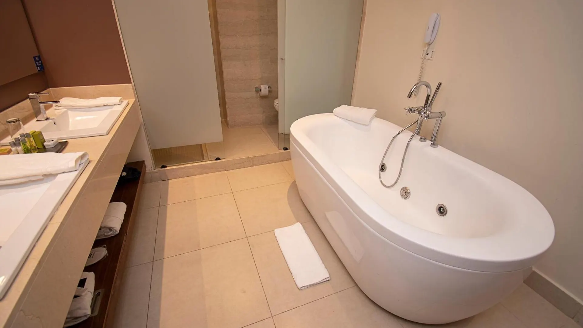 *****  Hotel Doubletree By Hilton Bogota Parque 93 Kolumbia